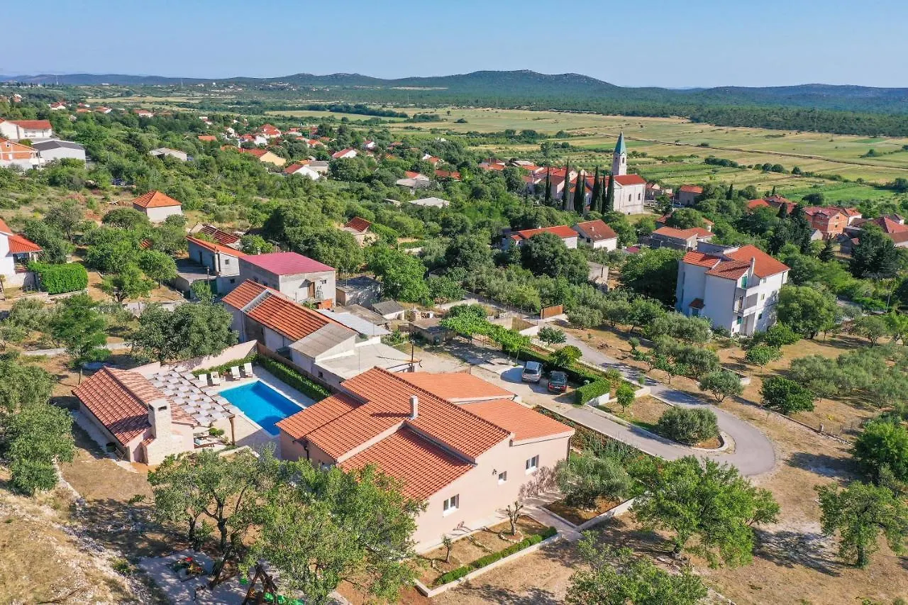 Rural Villa Adriart With Heated Pool And Sauna Stankovci  Stankovci (Zadar)
