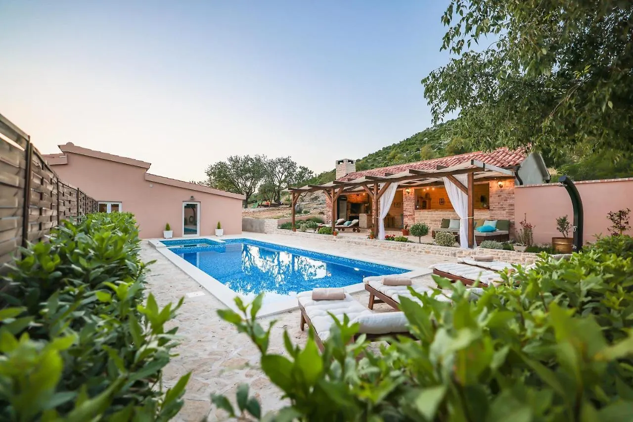 Rural Villa Adriart With Heated Pool And Sauna Stankovci  Stankovci (Zadar)